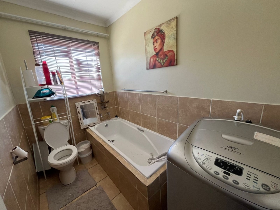 3 Bedroom Property for Sale in Pinehaven Free State